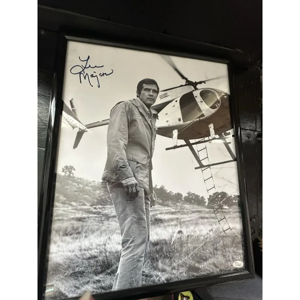Lee Majors Signed Photo Lot of 3 Six Million Dollar Man JSA Authenticated
